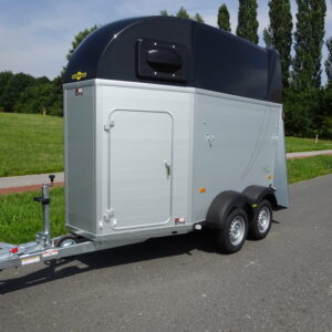 Hevostraileri / Hevoskuljetusvaunu