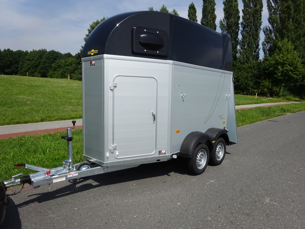 Hevostraileri / Hevoskuljetusvaunu