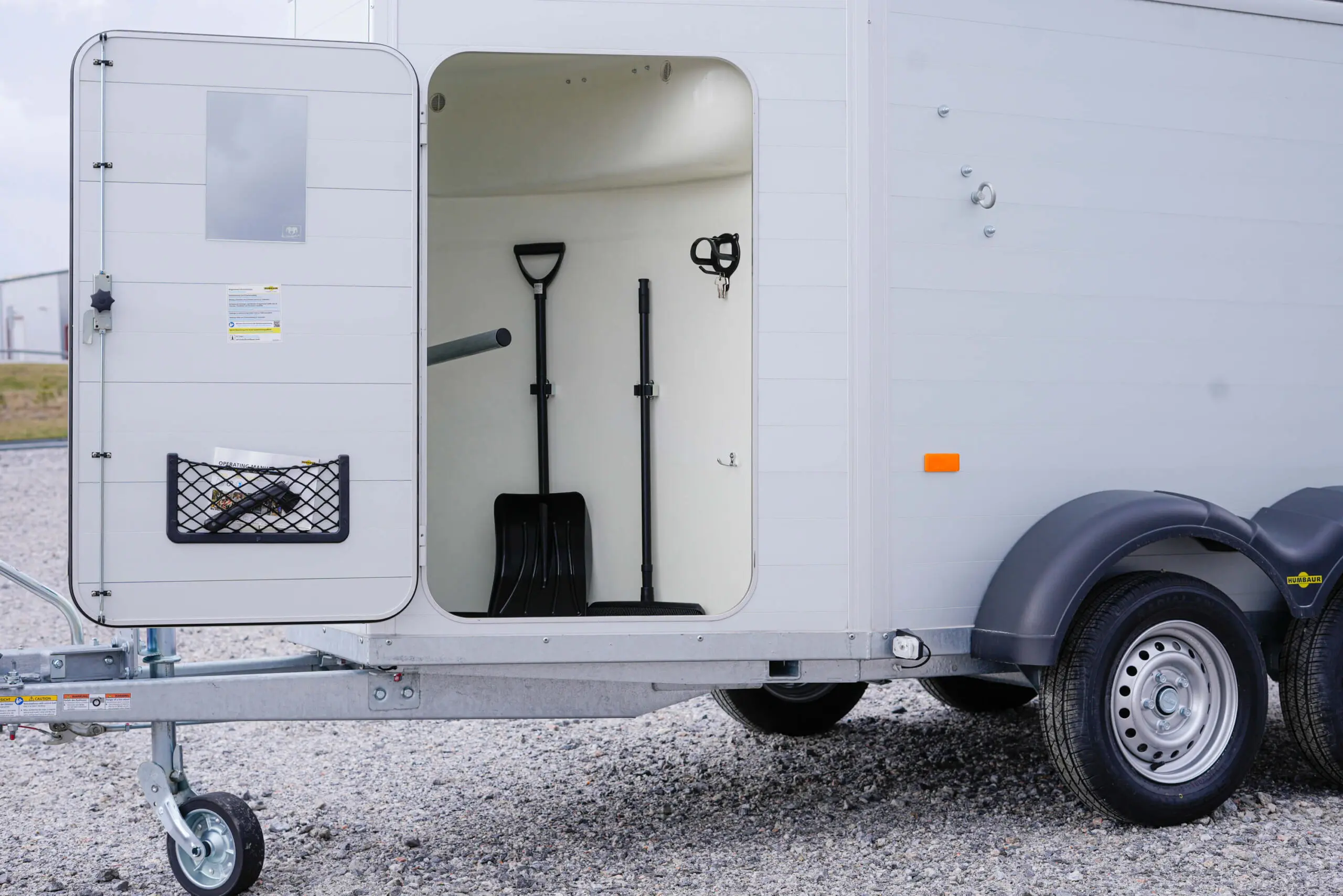 Hevostraileri / Hevoskuljetusvaunu - Image 2